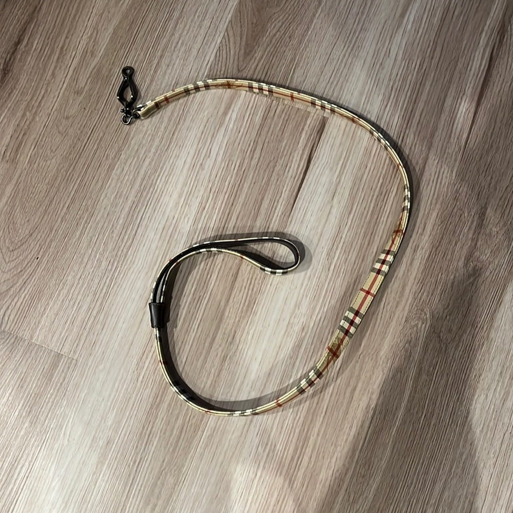 Burberry leather Dog leash! - Picture 6 of 9